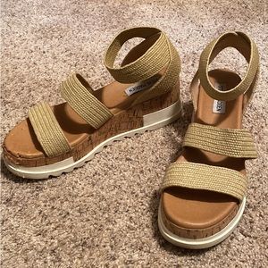 Steve Madden platform sandals